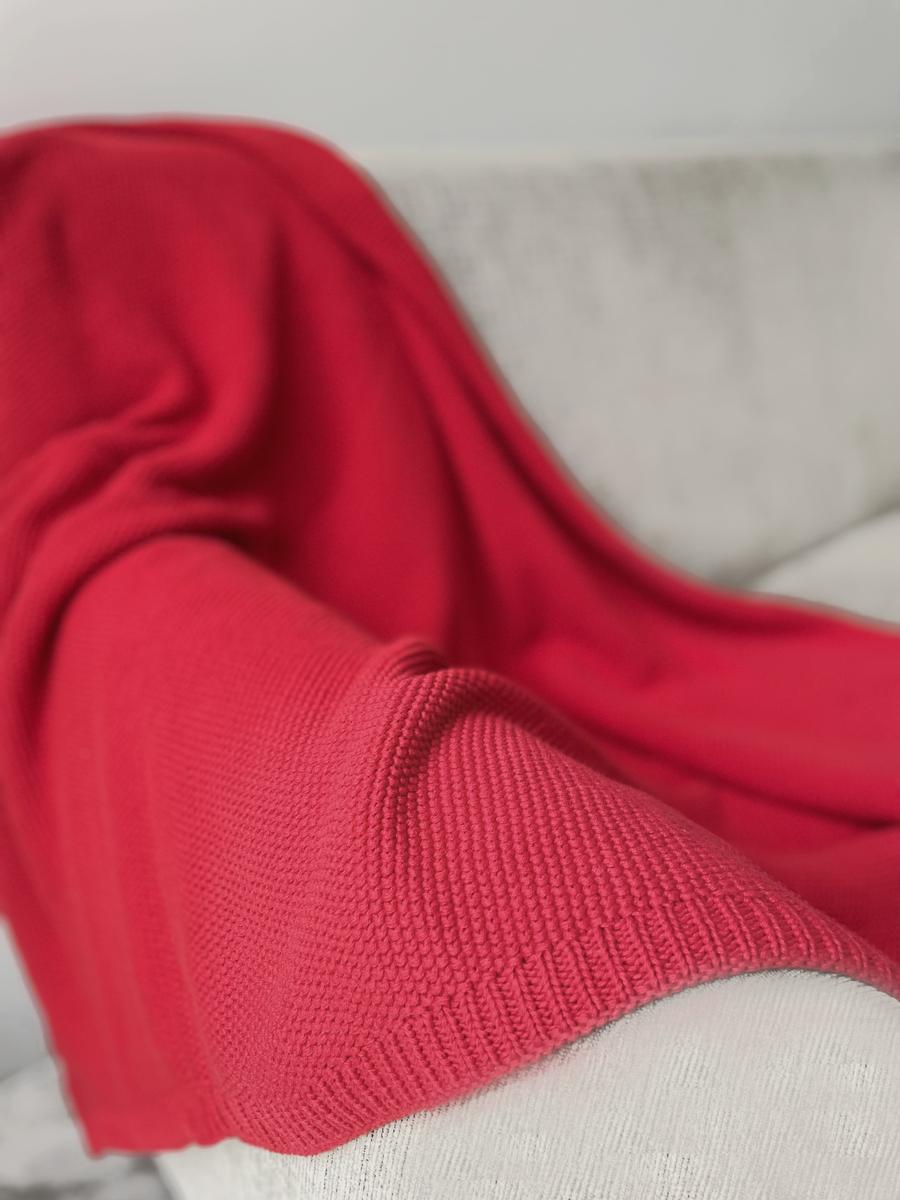 Knitting Throwblanket Red